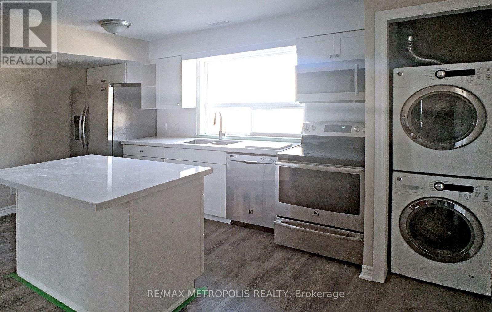 Coach - 381 Country Glen Road, Markham (Cornell), Ontario  L6B 0H8 - Photo 11 - N12923764