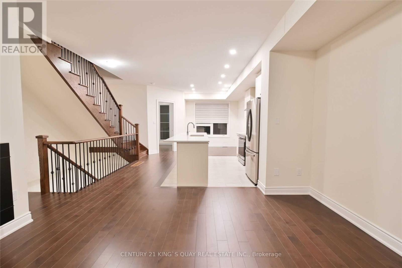 334 Laplante Street, Newmarket (Summerhill Estates), Ontario  L4G 6J6 - Photo 16 - N12923856