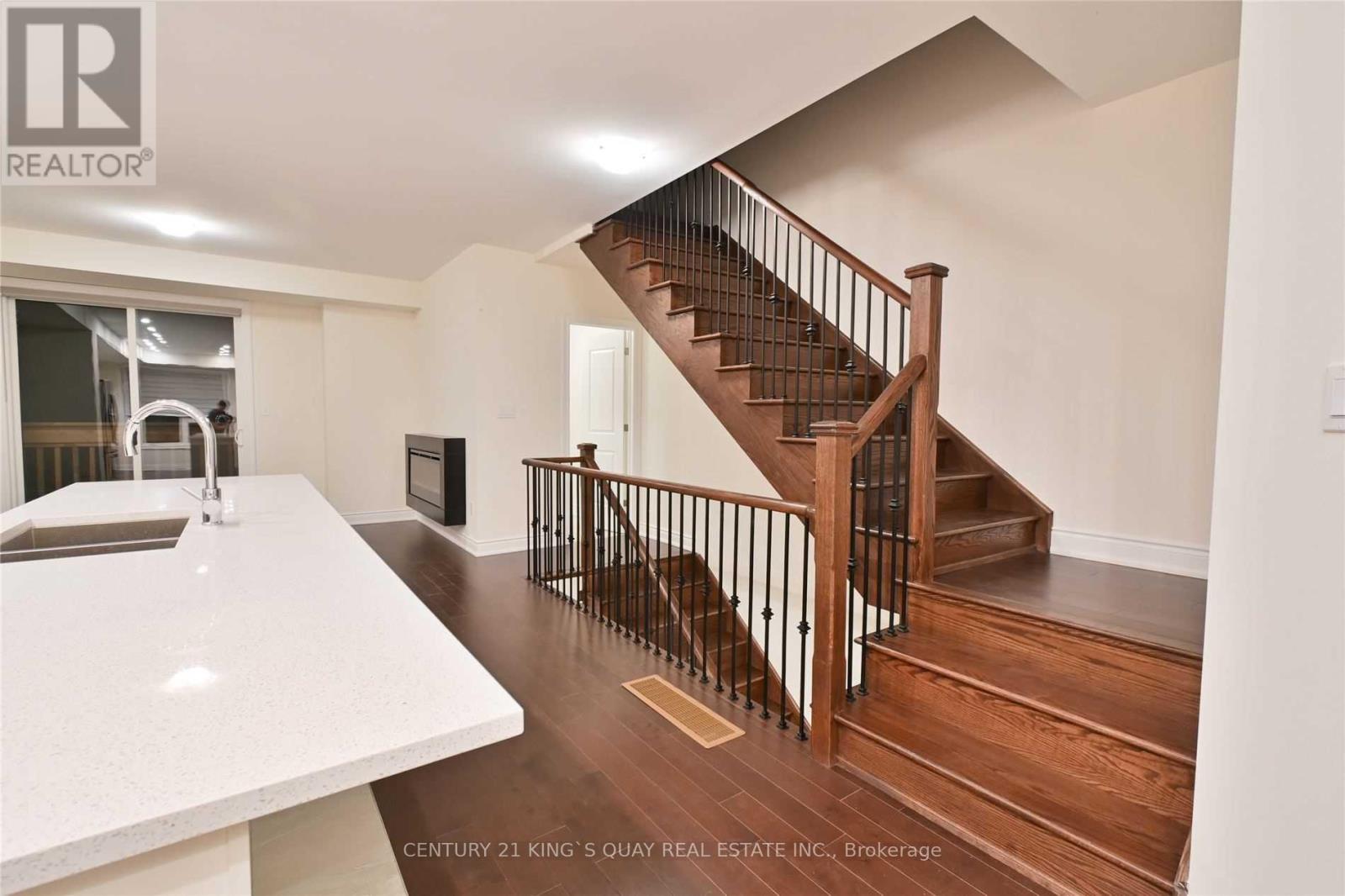 334 Laplante Street, Newmarket (Summerhill Estates), Ontario  L4G 6J6 - Photo 21 - N12923856