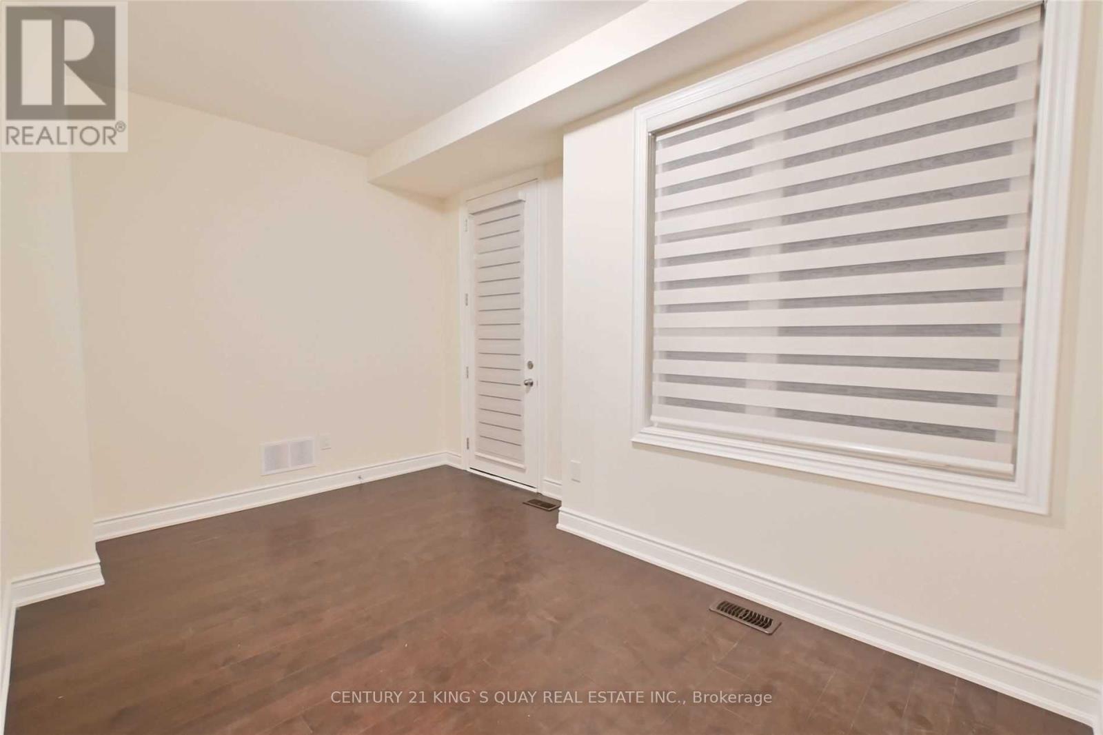 334 Laplante Street, Newmarket (Summerhill Estates), Ontario  L4G 6J6 - Photo 22 - N12923856