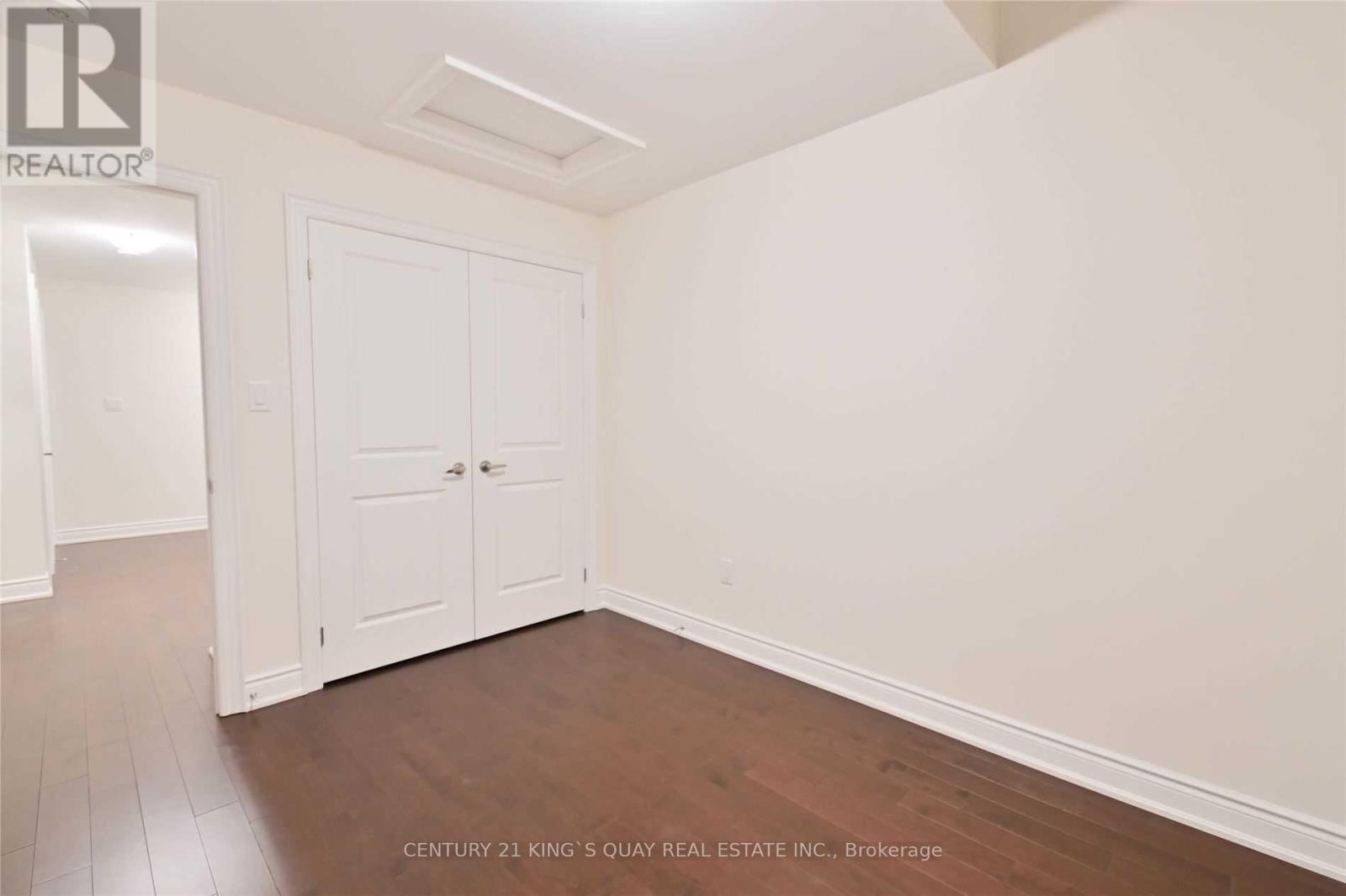 334 Laplante Street, Newmarket (Summerhill Estates), Ontario  L4G 6J6 - Photo 3 - N12923856