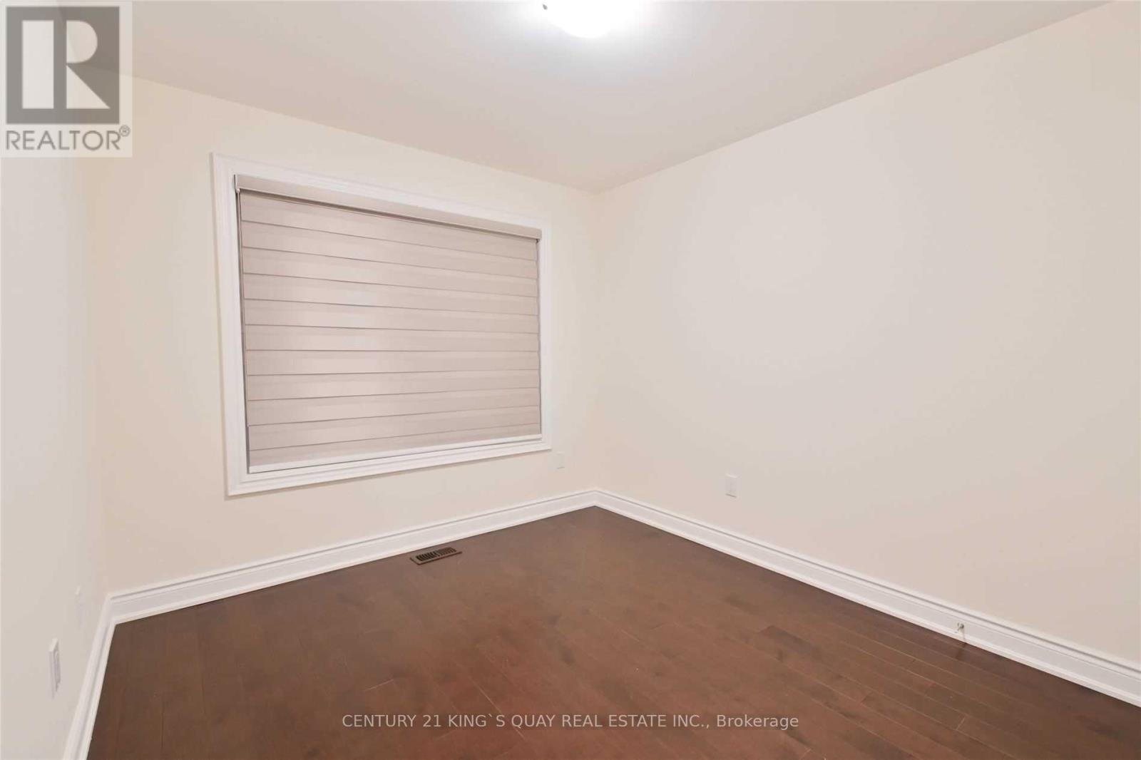 334 Laplante Street, Newmarket (Summerhill Estates), Ontario  L4G 6J6 - Photo 4 - N12923856