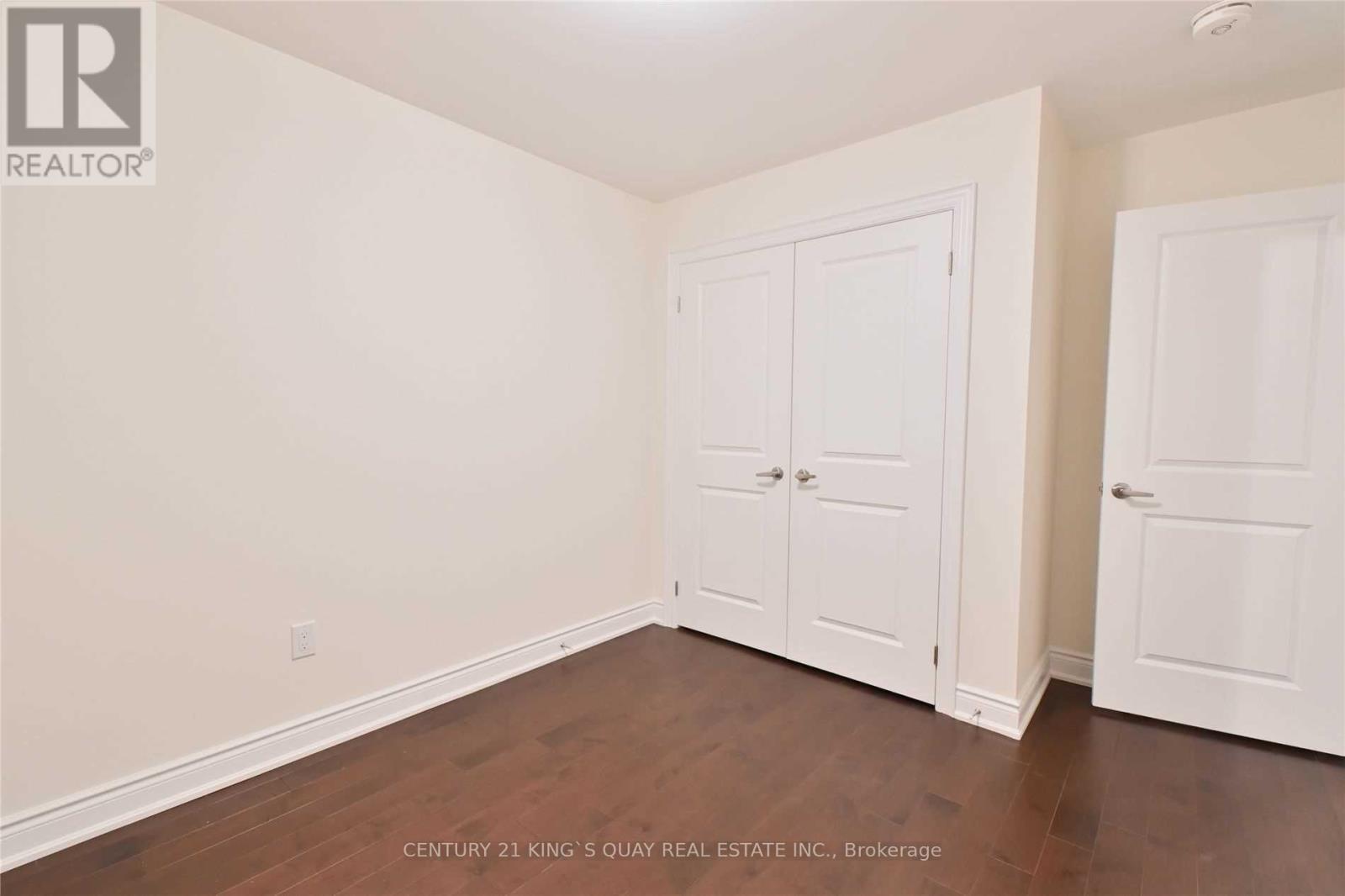 334 Laplante Street, Newmarket (Summerhill Estates), Ontario  L4G 6J6 - Photo 5 - N12923856