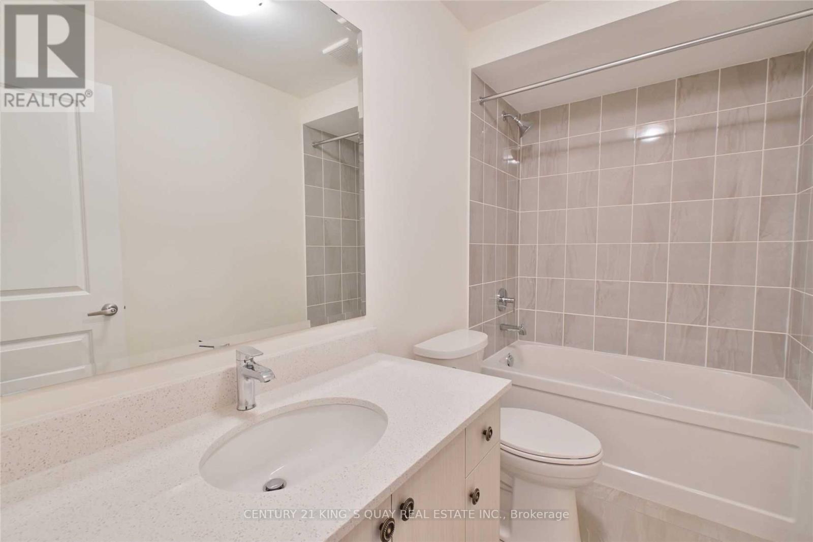 334 Laplante Street, Newmarket (Summerhill Estates), Ontario  L4G 6J6 - Photo 6 - N12923856