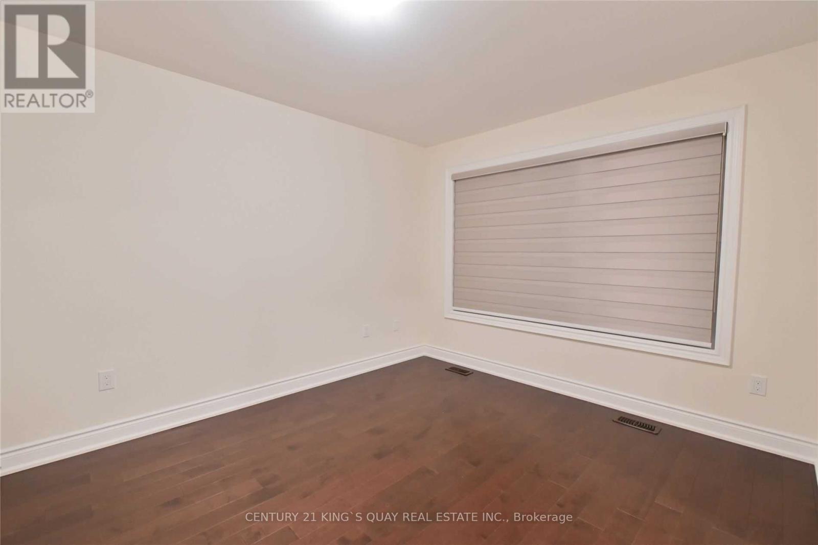 334 Laplante Street, Newmarket (Summerhill Estates), Ontario  L4G 6J6 - Photo 7 - N12923856