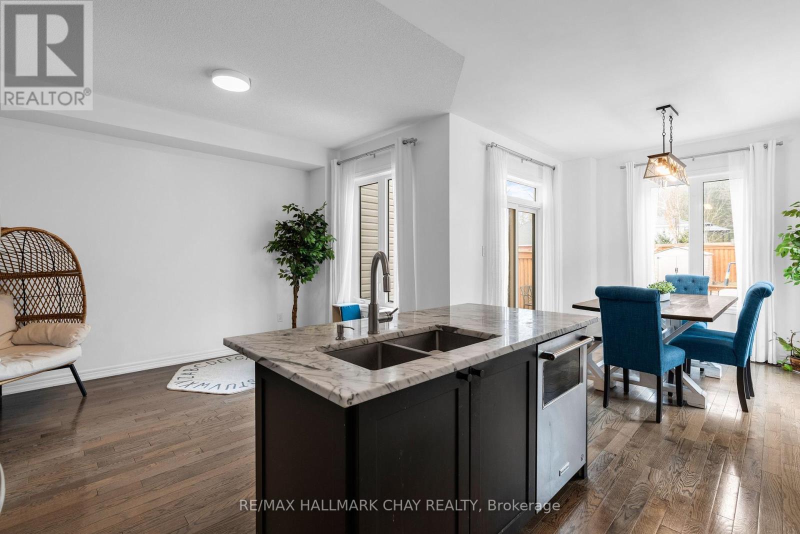 81 Greenwood Drive, Essa (Angus), Ontario  L3W 0N5 - Photo 15 - N12923868