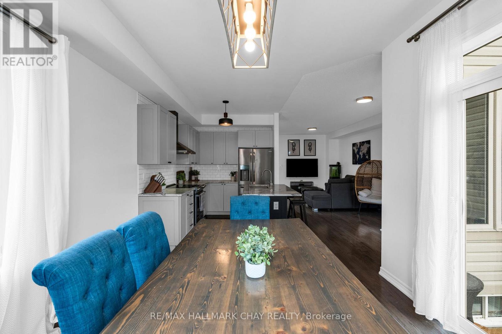 81 Greenwood Drive, Essa (Angus), Ontario  L3W 0N5 - Photo 18 - N12923868