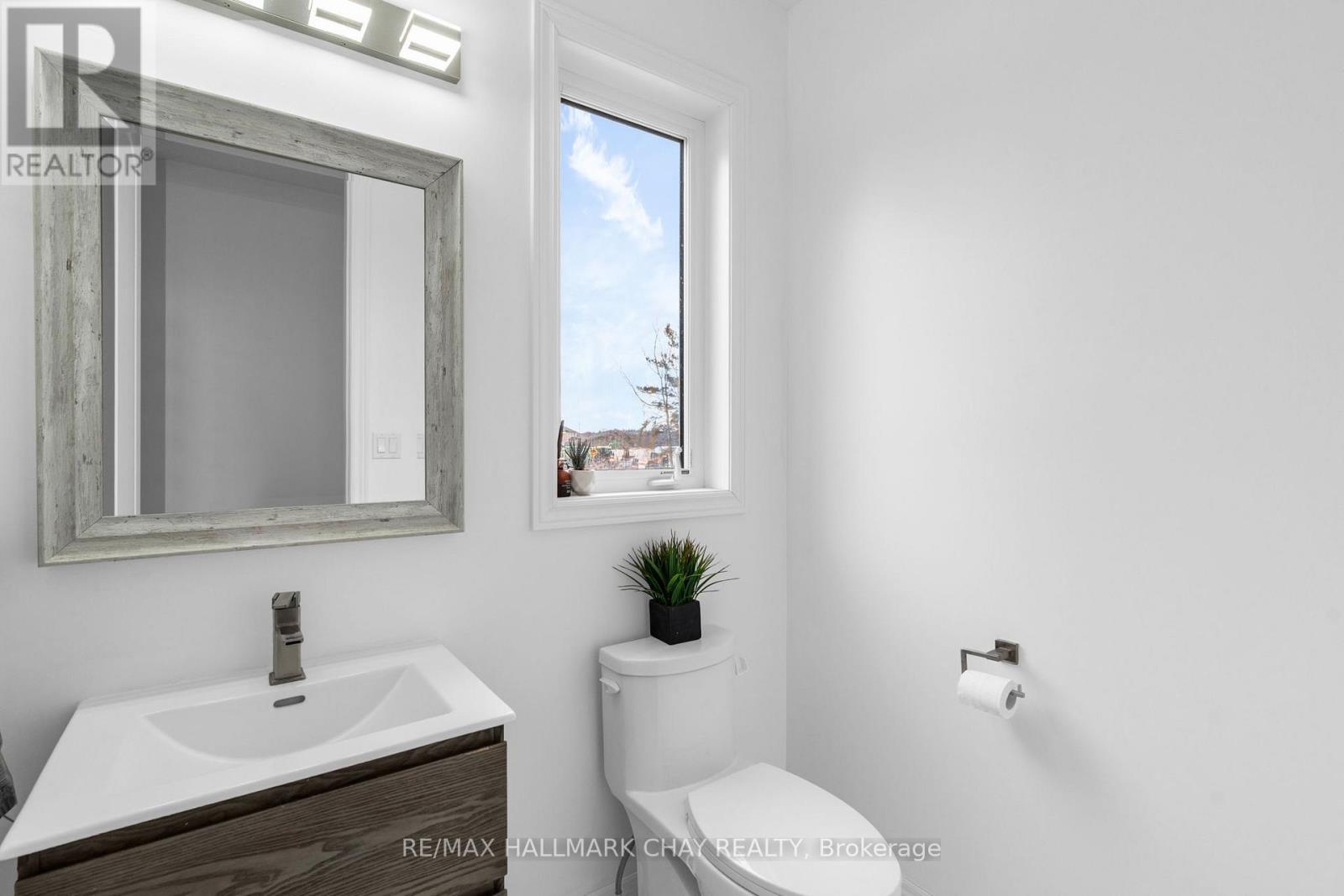 81 Greenwood Drive, Essa (Angus), Ontario  L3W 0N5 - Photo 19 - N12923868