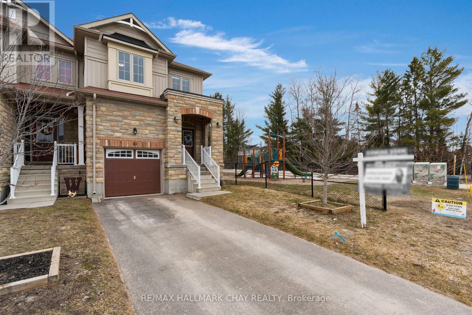 81 Greenwood Drive, Essa (Angus), Ontario  L3W 0N5 - Photo 3 - N12923868