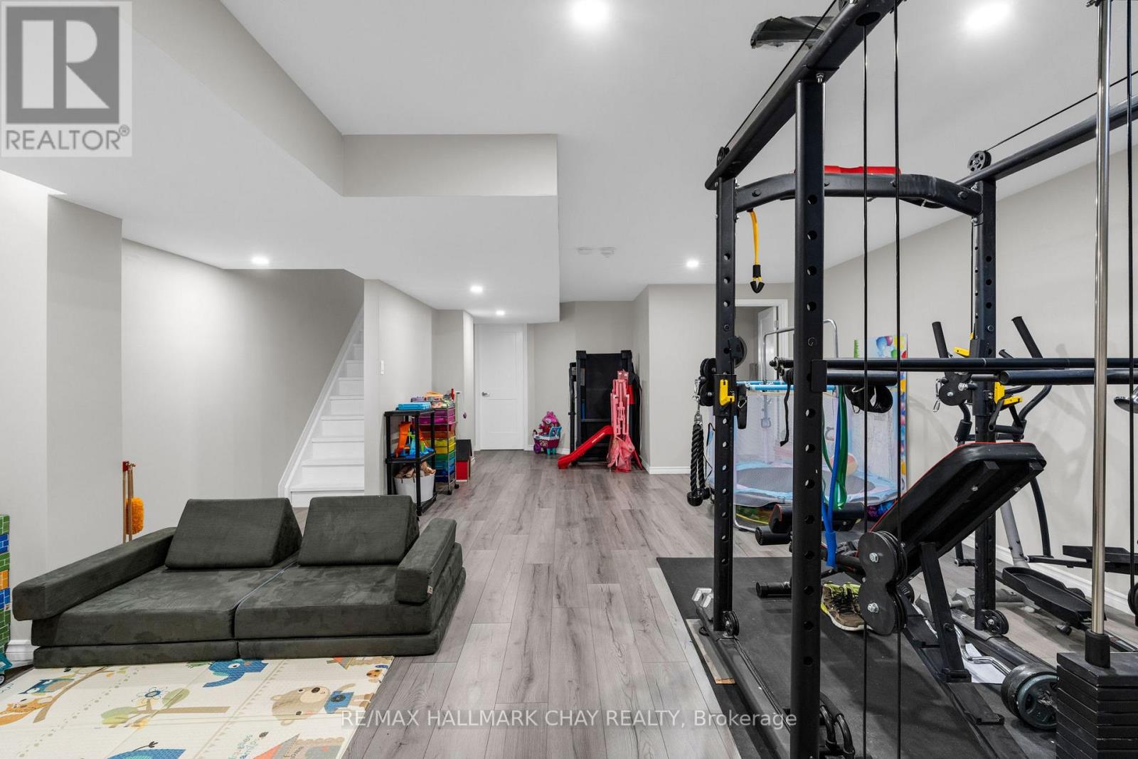 81 Greenwood Drive, Essa (Angus), Ontario  L3W 0N5 - Photo 31 - N12923868