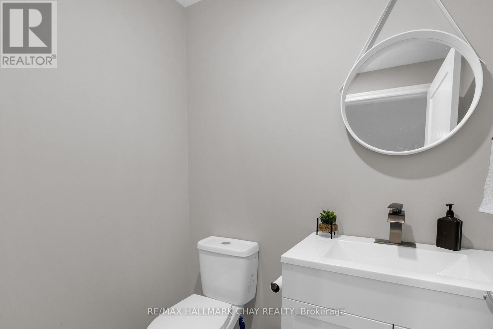 81 Greenwood Drive, Essa (Angus), Ontario  L3W 0N5 - Photo 34 - N12923868