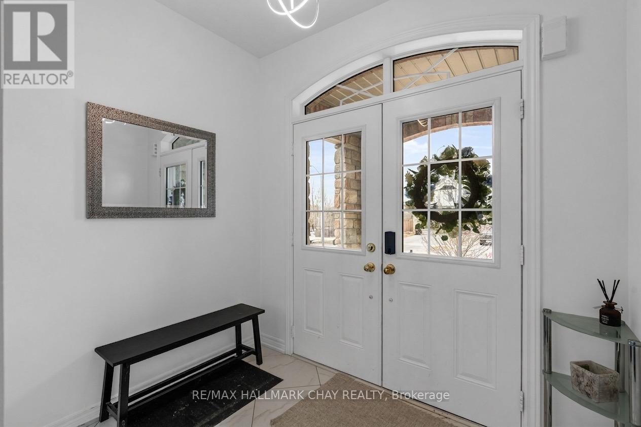 81 Greenwood Drive, Essa (Angus), Ontario  L3W 0N5 - Photo 5 - N12923868