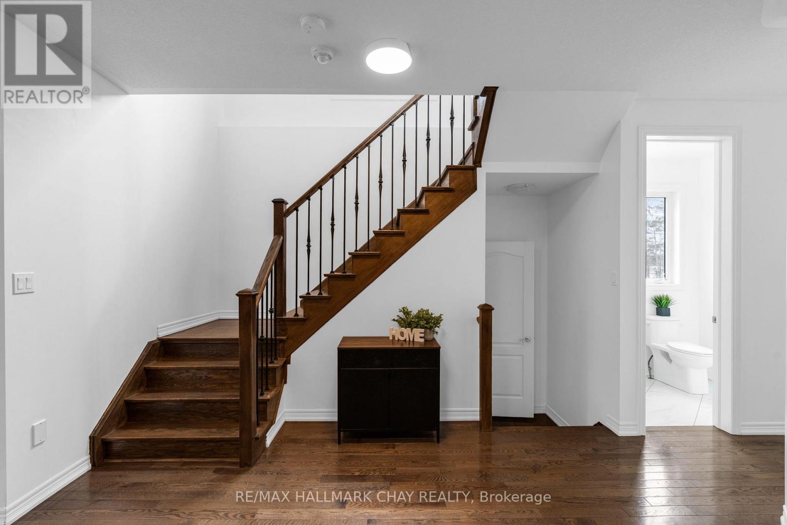 81 Greenwood Drive, Essa (Angus), Ontario  L3W 0N5 - Photo 9 - N12923868