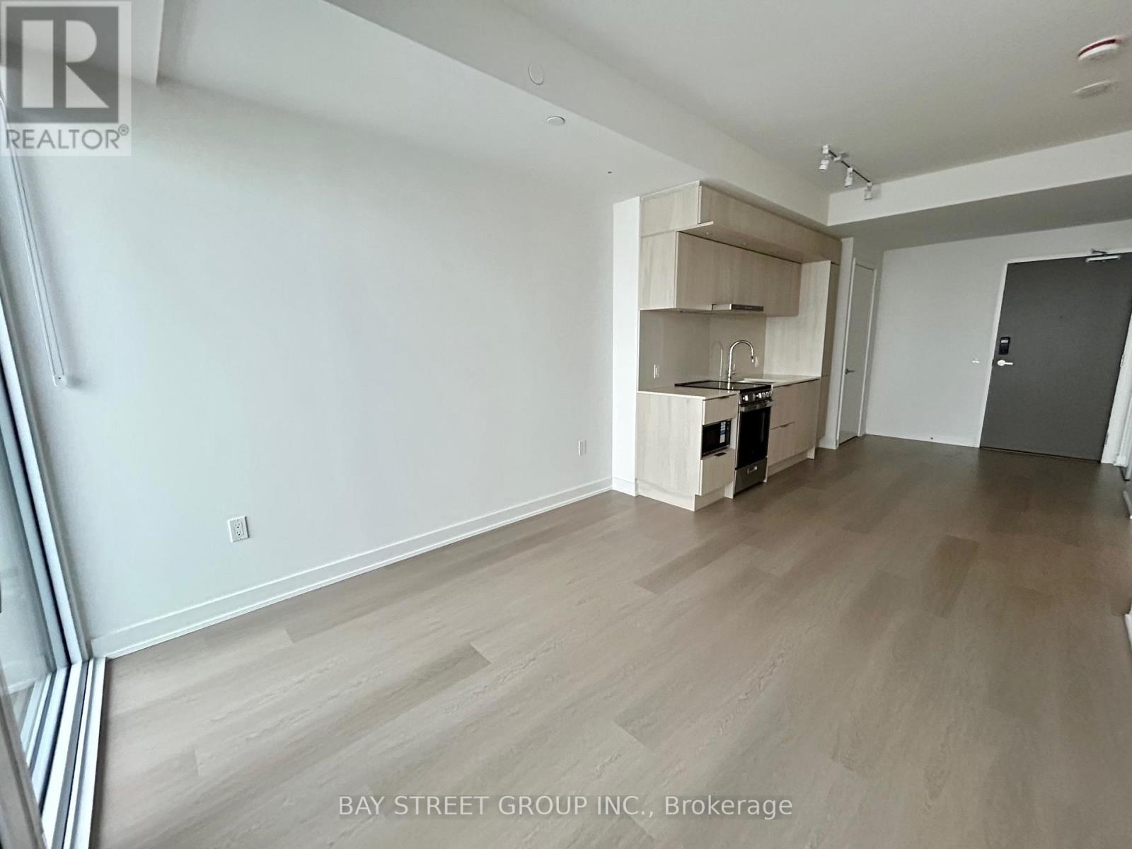 1308 - 448 Burnhamthorpe Road W, Mississauga, Ontario  L5B 4M6 - Photo 7 - W12916078