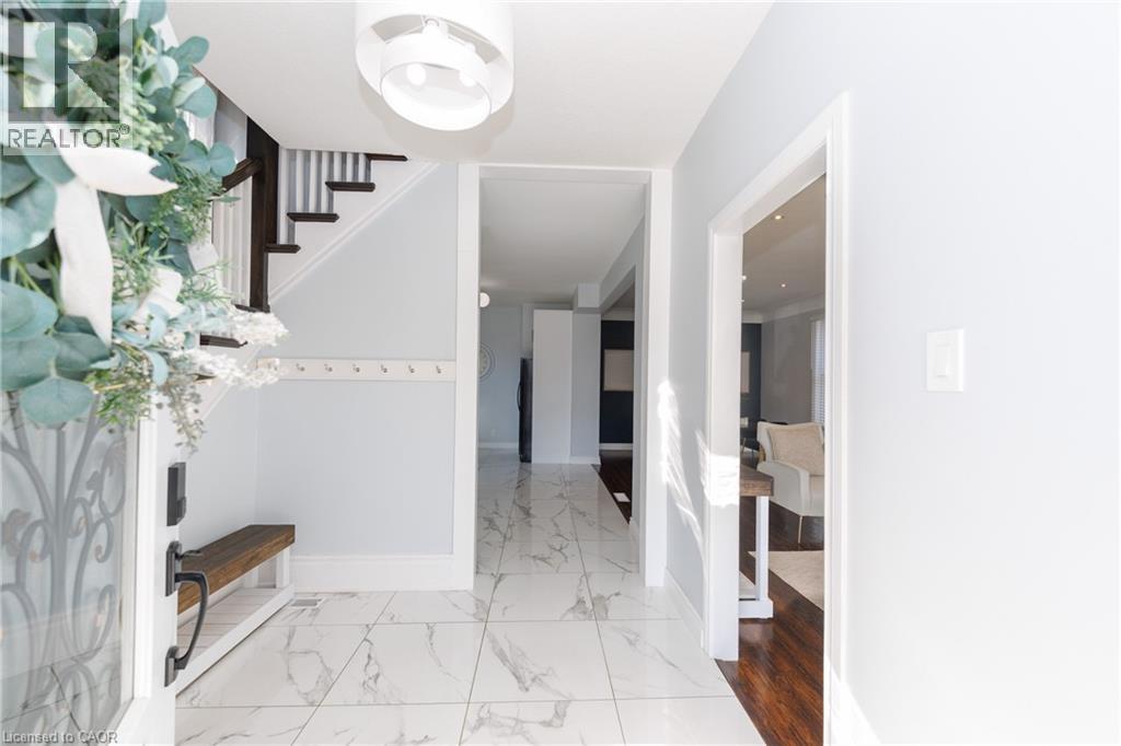 11 Fairview Road, Grimsby, Ontario  L3M 3L1 - Photo 6 - 40815329