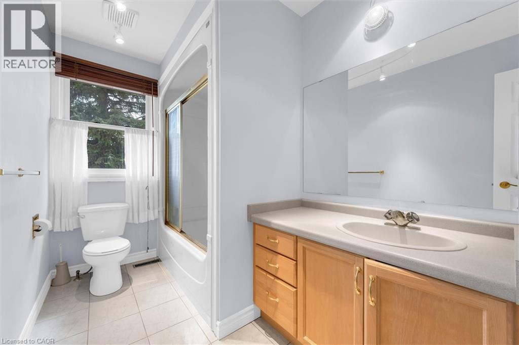 230 Meadowbrook Drive Unit# 1, Ancaster, Ontario  L9G 4V2 - Photo 16 - 40814488