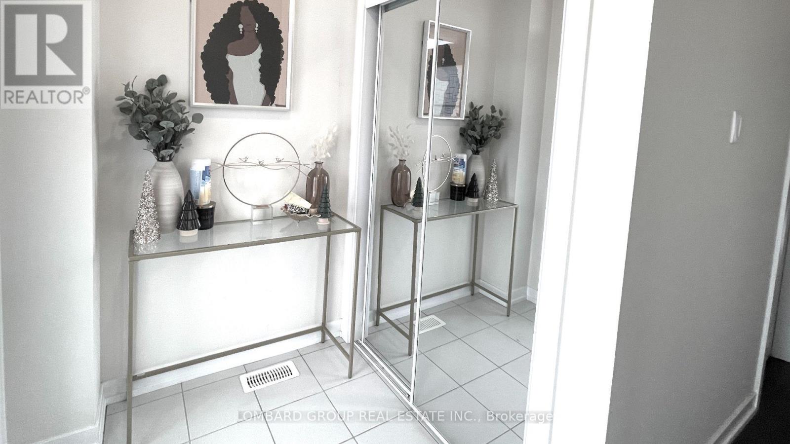 142 Lilac Circle, Haldimand, Ontario  N3W 0H7 - Photo 3 - X12922108