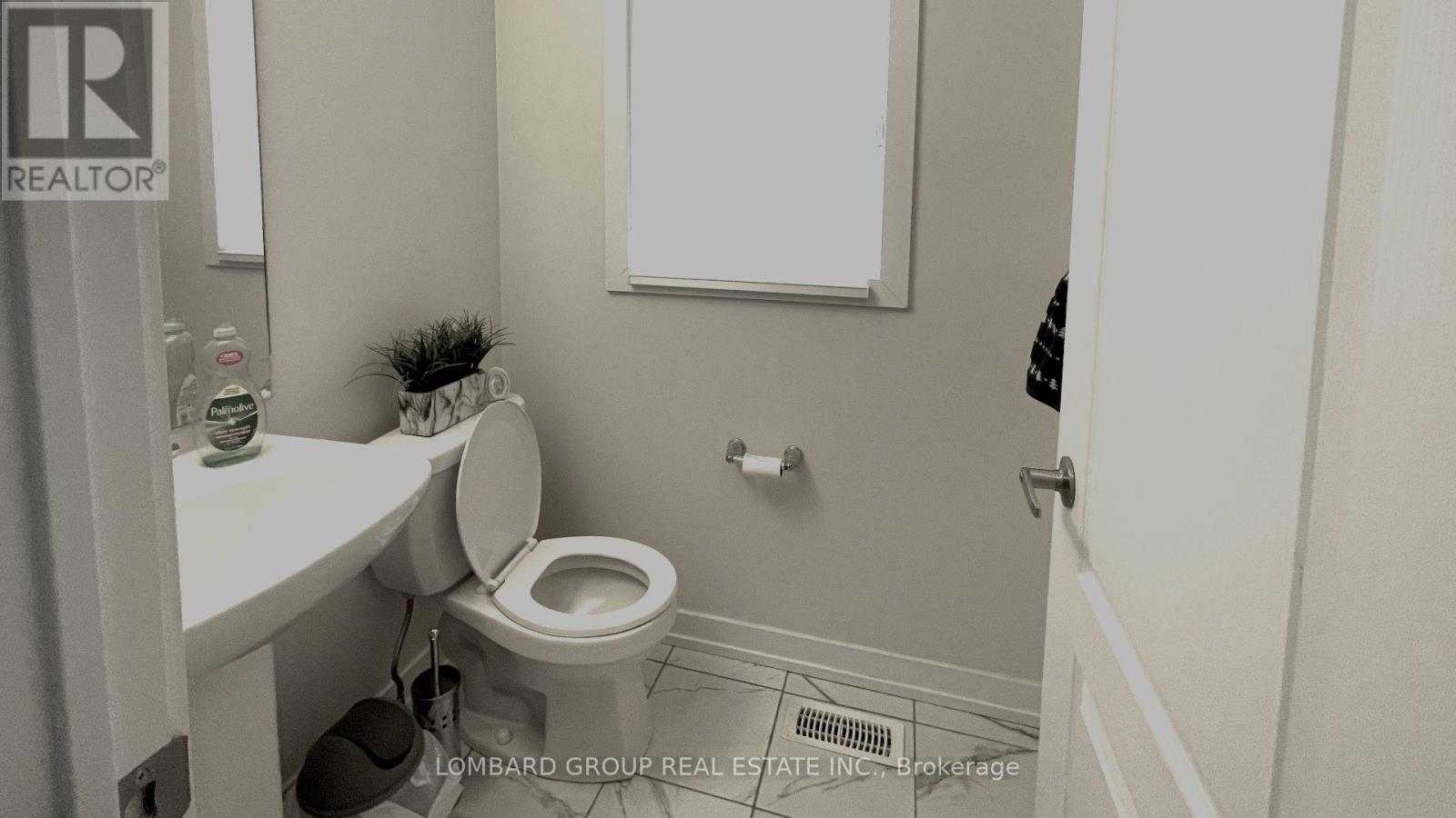 142 Lilac Circle, Haldimand, Ontario  N3W 0H7 - Photo 4 - X12922108