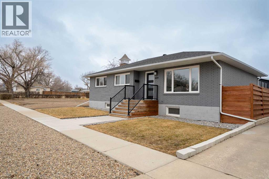 409 2 Street Se, Redcliff, Alberta  T0J 2P0 - Photo 1 - A2296138