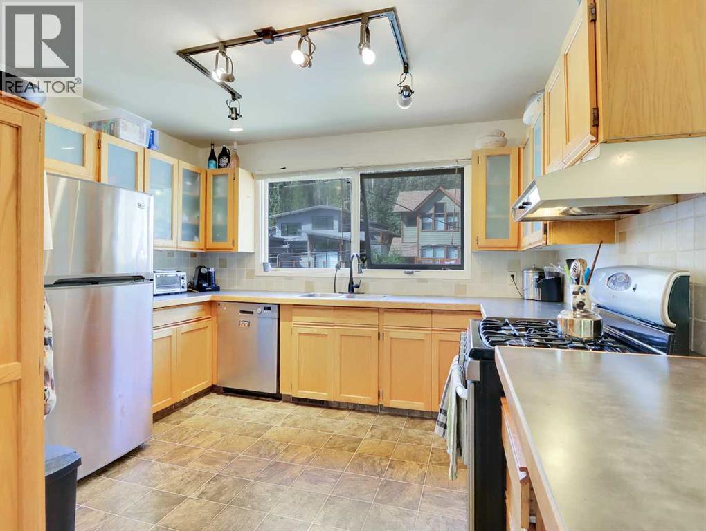 252 Three Sisters Drive, Canmore, Alberta  T1W 2M4 - Photo 13 - A2239562