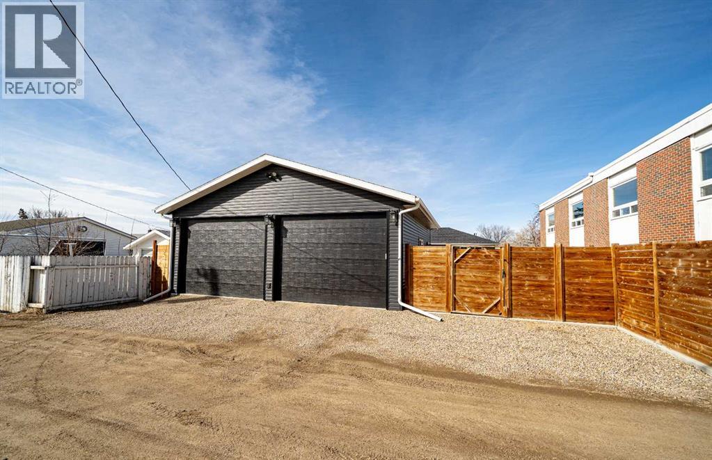 409 2 Street Se, Redcliff, Alberta  T0J 2P0 - Photo 31 - A2296138