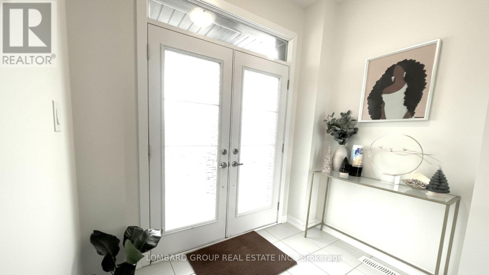 142 Lilac Circle, Haldimand, Ontario  N3W 0H7 - Photo 2 - X12922108