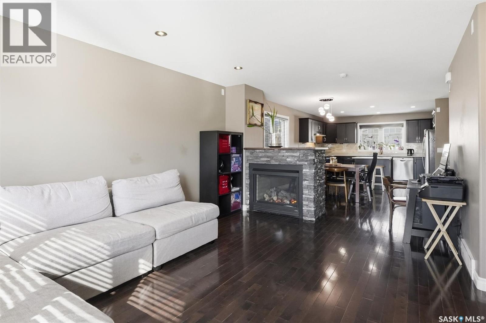 330 Lynd Lane, Saskatoon, Saskatchewan  S7T 0B1 - Photo 3 - SK031223