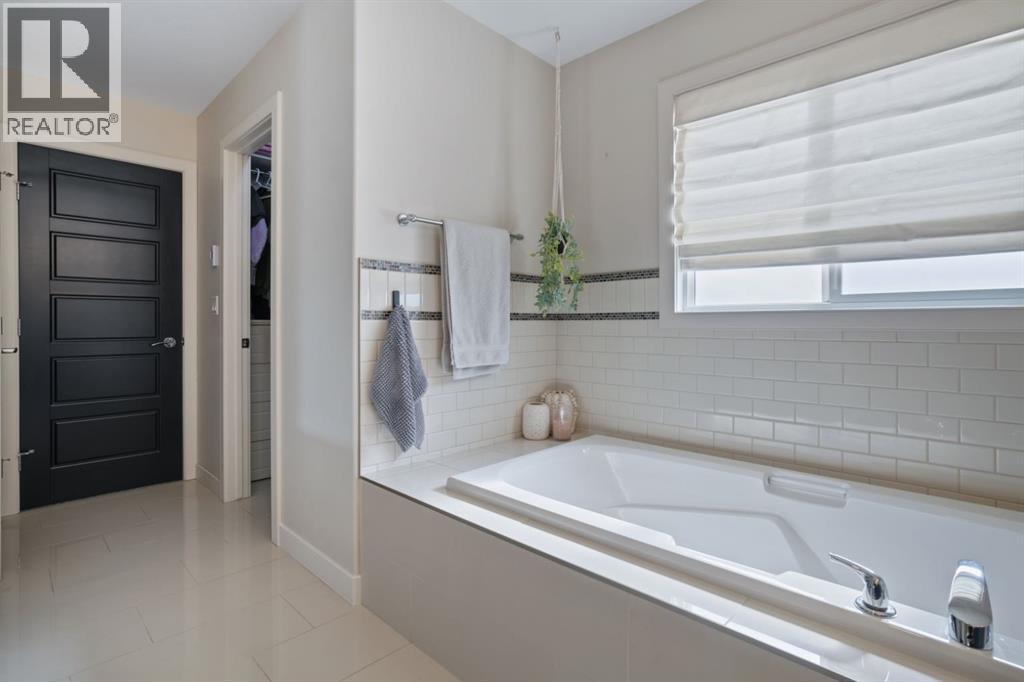 5215 35 Avenue, Camrose, Alberta  T4V 5H5 - Photo 21 - A2294769