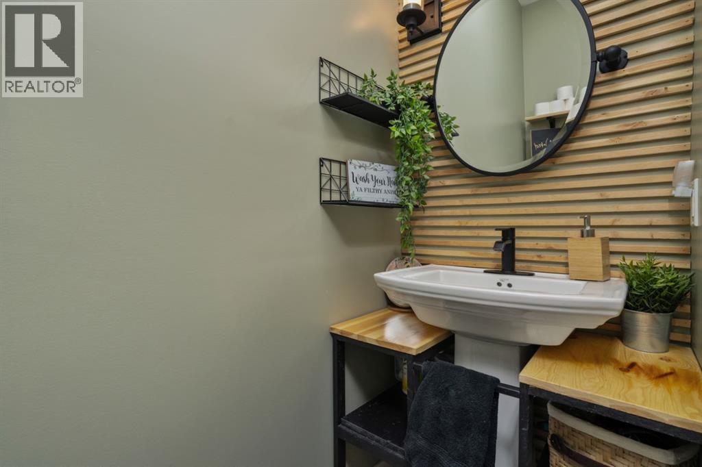 5215 35 Avenue, Camrose, Alberta  T4V 5H5 - Photo 16 - A2294769