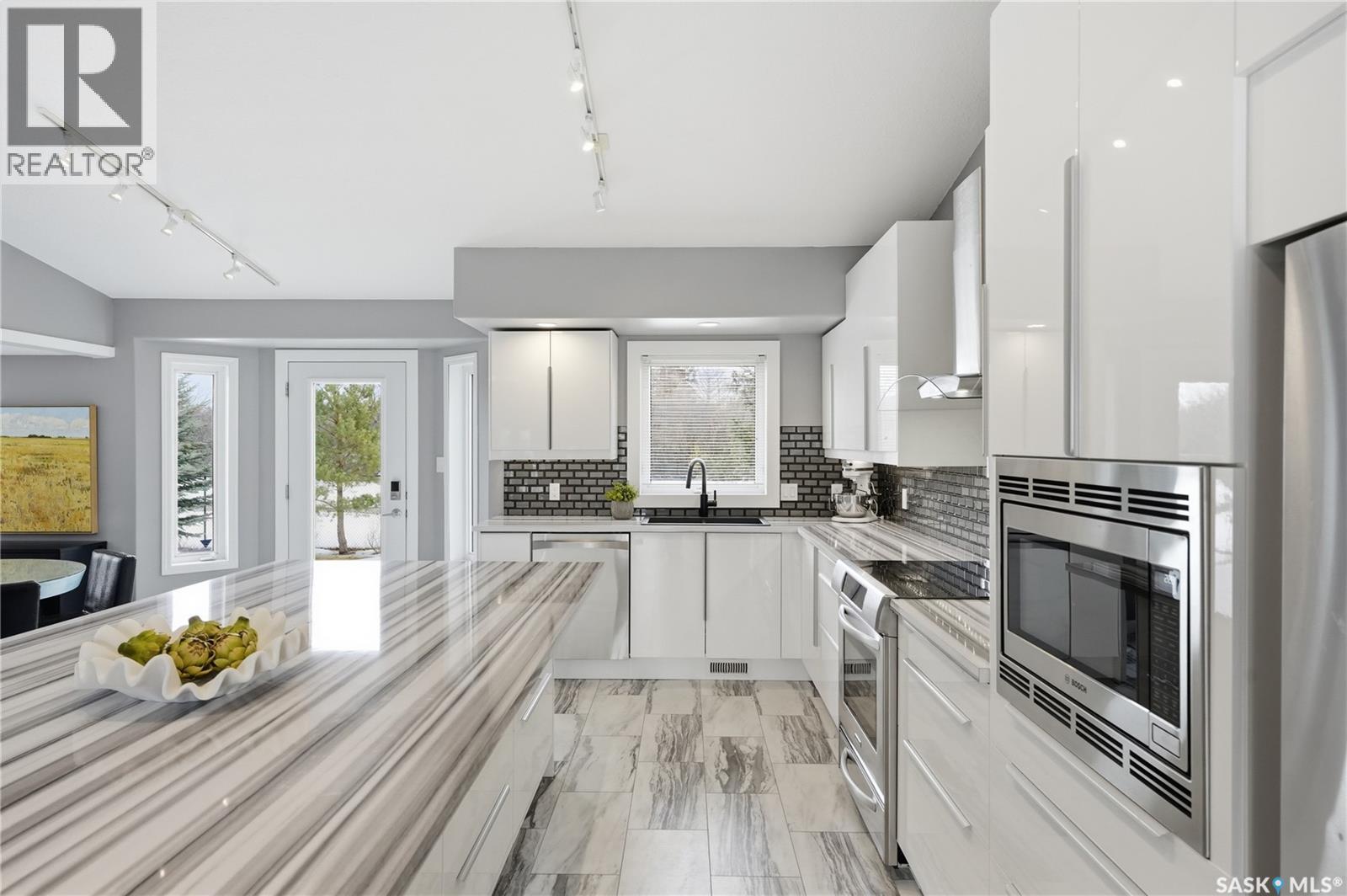 406 Laycoe Crescent, Saskatoon, Saskatchewan  S7S 1H4 - Photo 10 - SK031359