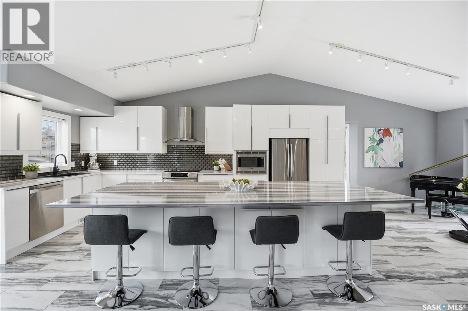 406 Laycoe Crescent, Saskatoon, Saskatchewan  S7S 1H4 - Photo 8 - SK031359