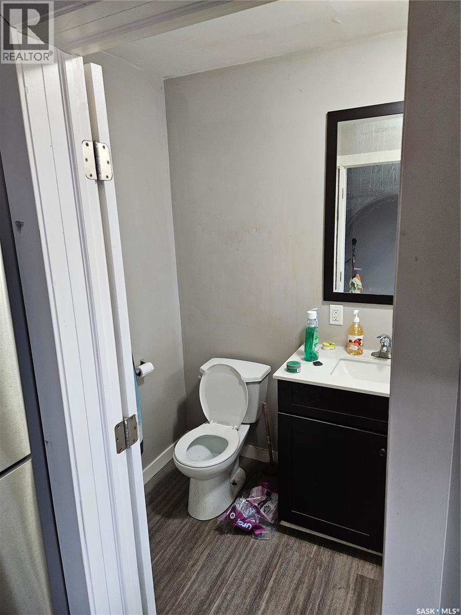 949 Cameron Street, Regina, Saskatchewan  S4T 2S5 - Photo 3 - SK031283