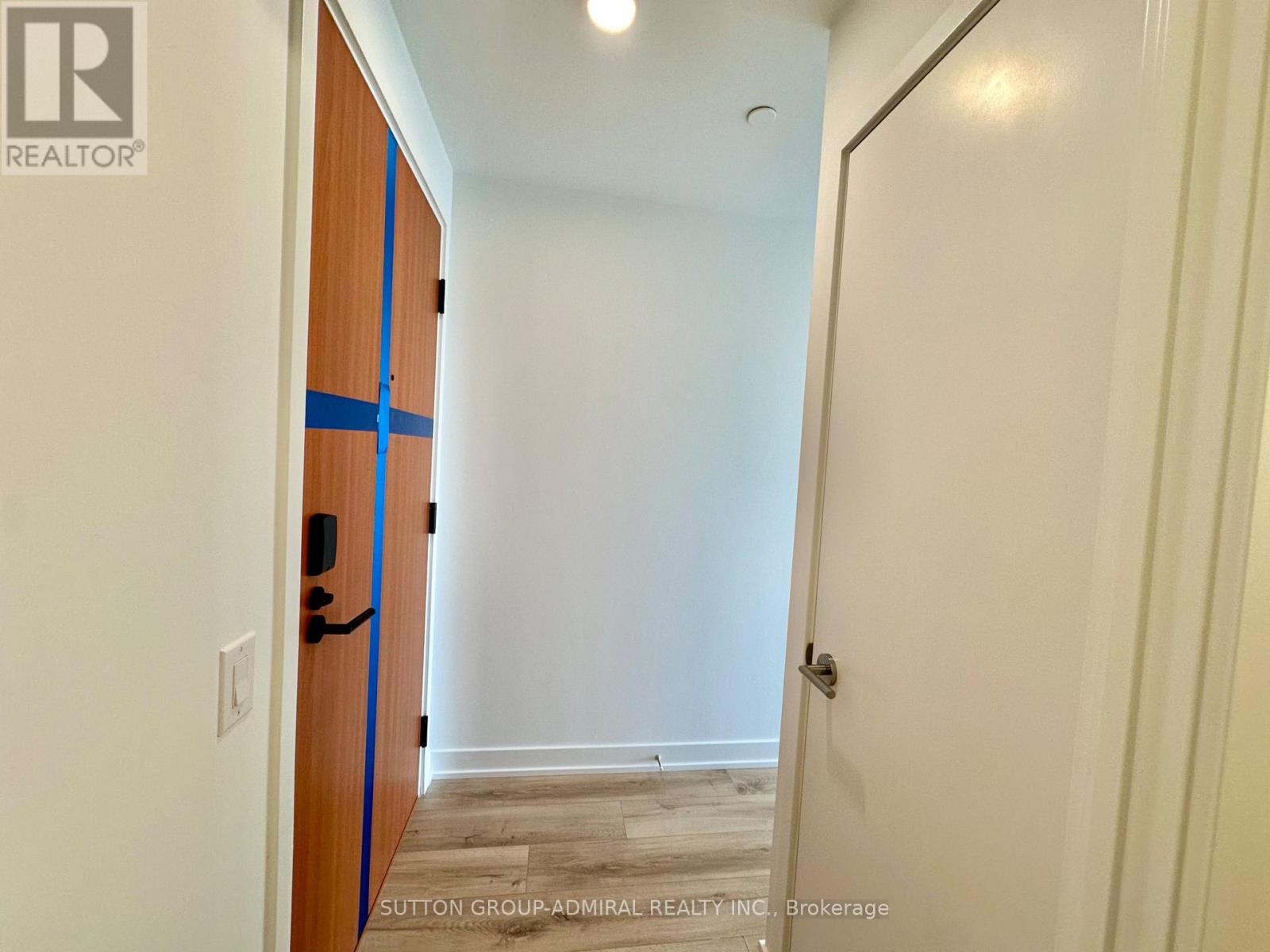 807 - 1660 Bloor Street, Toronto, Ontario  M6P 1A8 - Photo 3 - W12923502