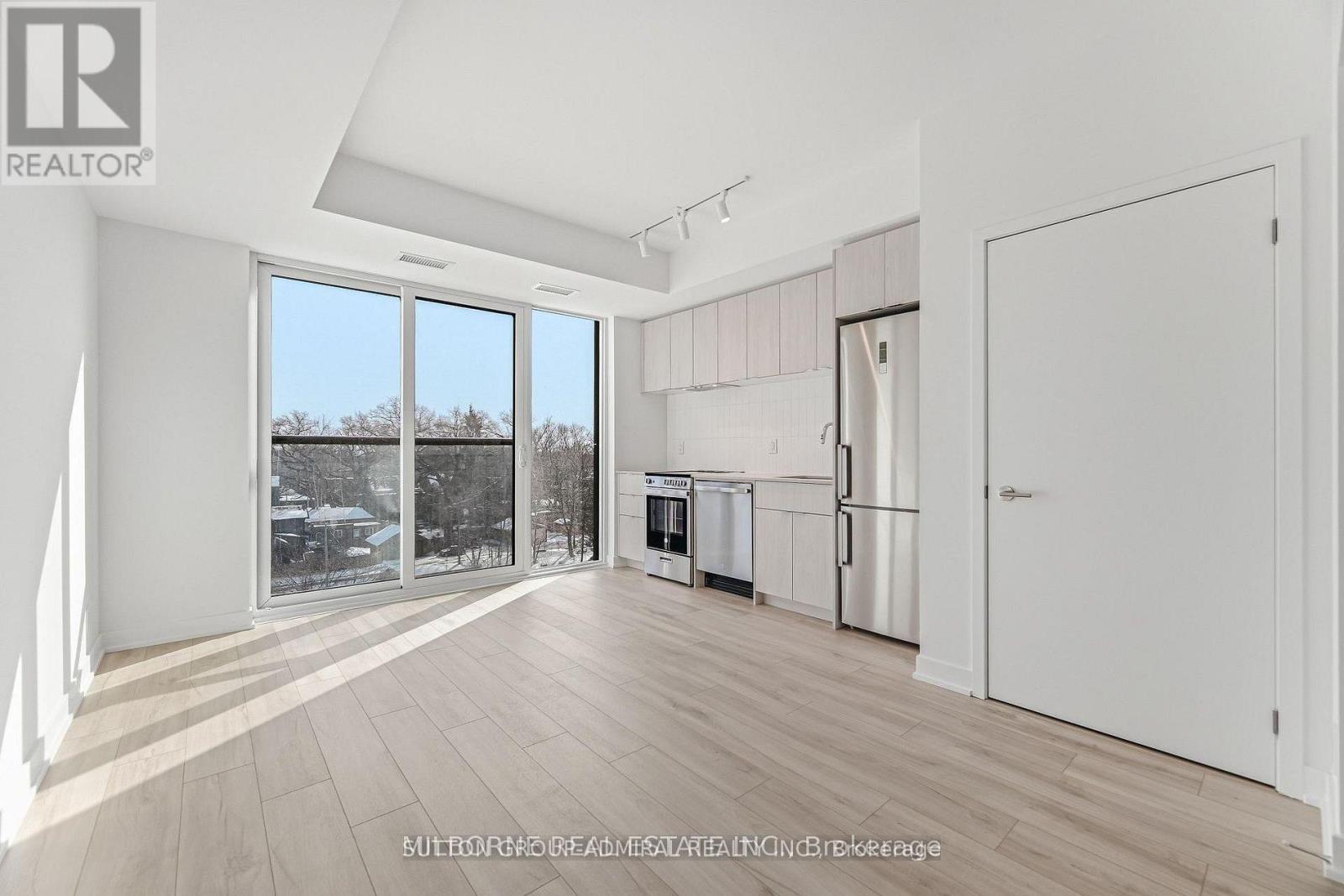 807 - 1660 Bloor Street, Toronto, Ontario  M6P 1A8 - Photo 4 - W12923502