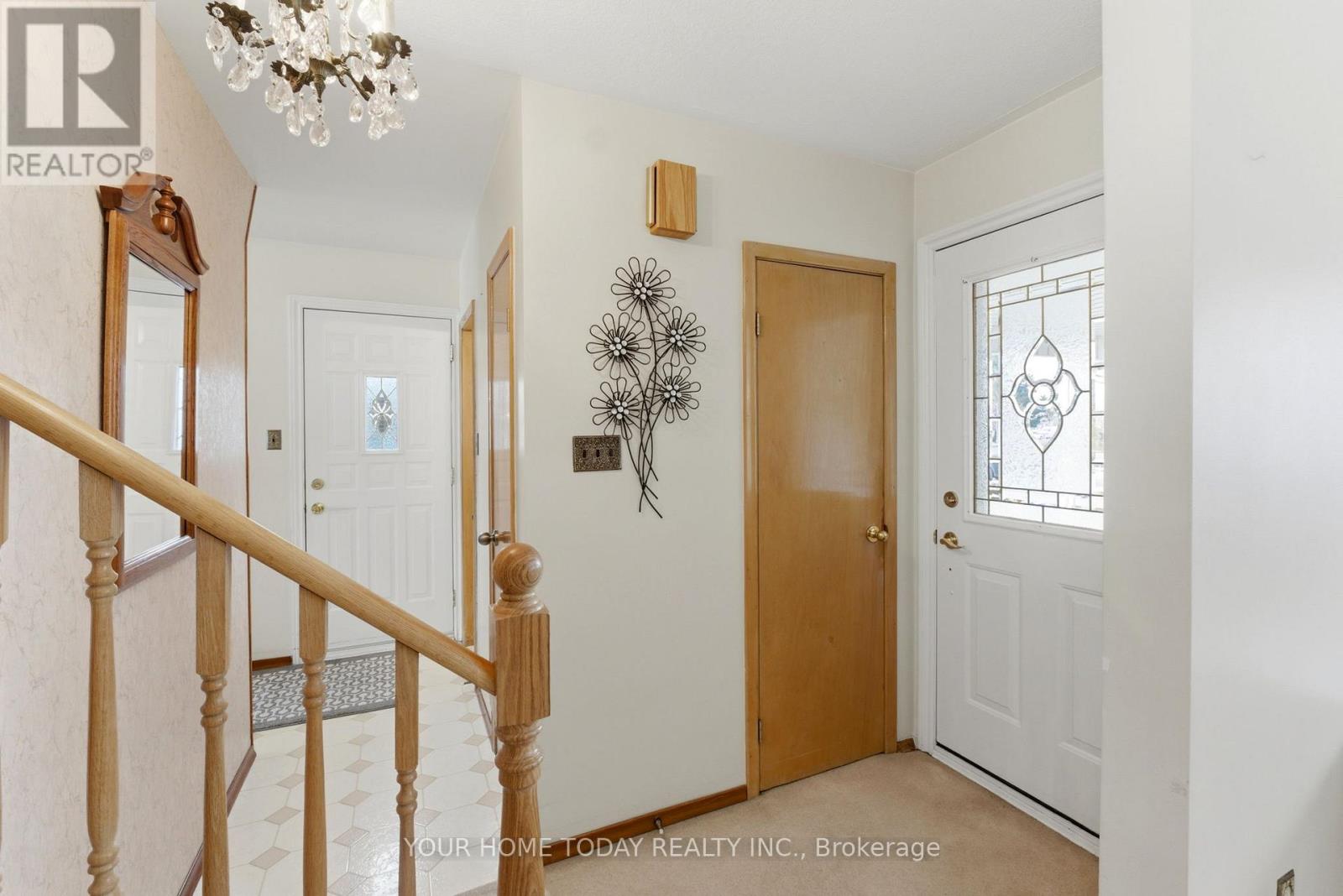 58 Dunsany Crescent, Toronto, Ontario M9R 3W6 - Photo 5 - W12923506