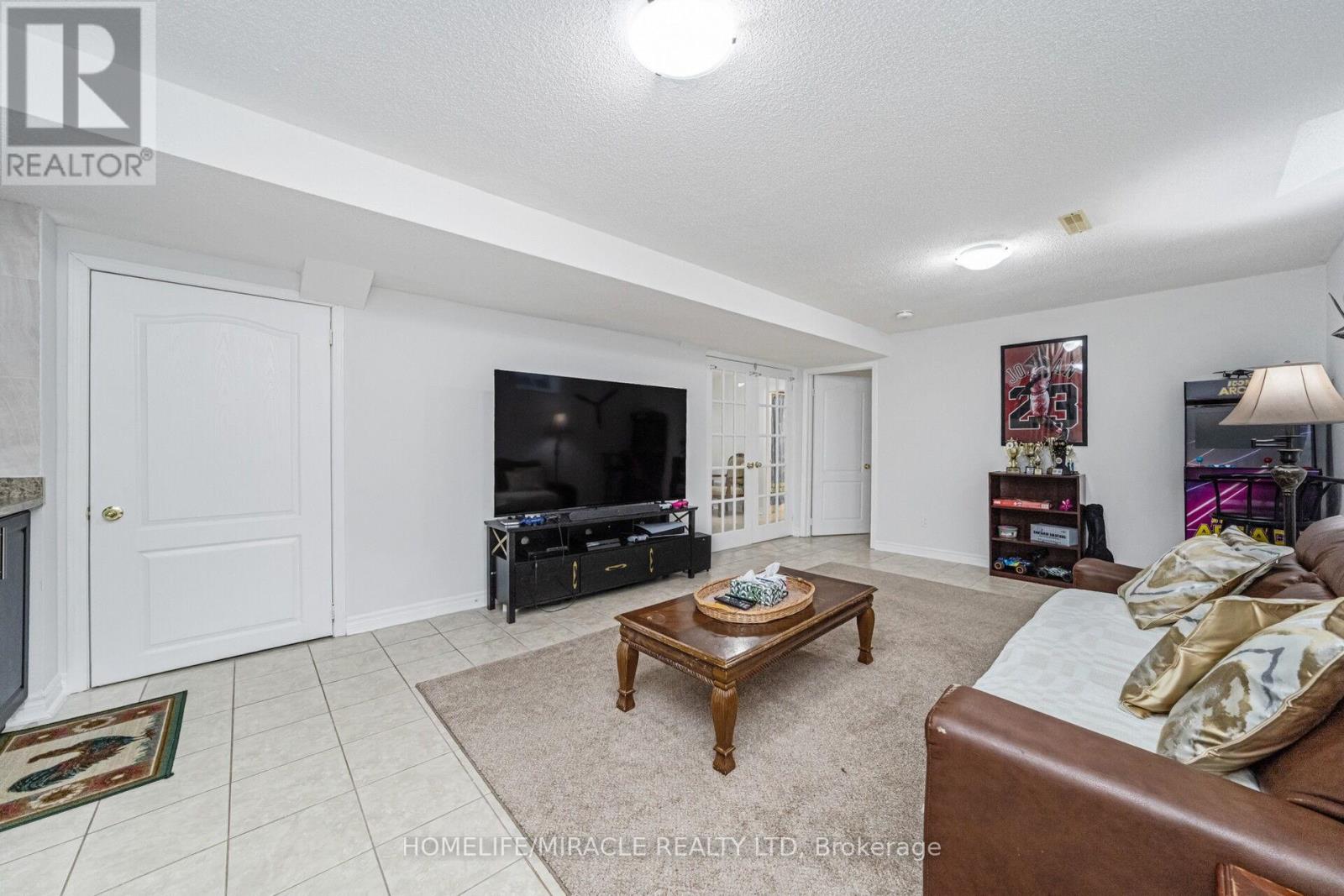 430 Father Tobin Road, Brampton, Ontario  L6R 0S2 - Photo 36 - W12923550