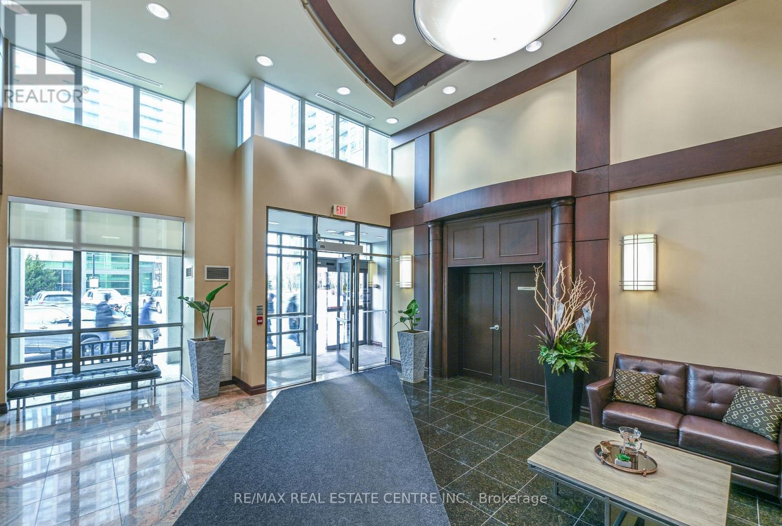 1108 - 335 Rathburn Road W, Mississauga, Ontario  L5B 0C8 - Photo 4 - W12923604