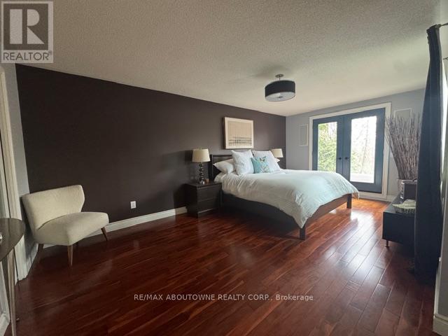 11 Morrison Creek Crescent, Oakville, Ontario  L6H 4C3 - Photo 20 - W12923648