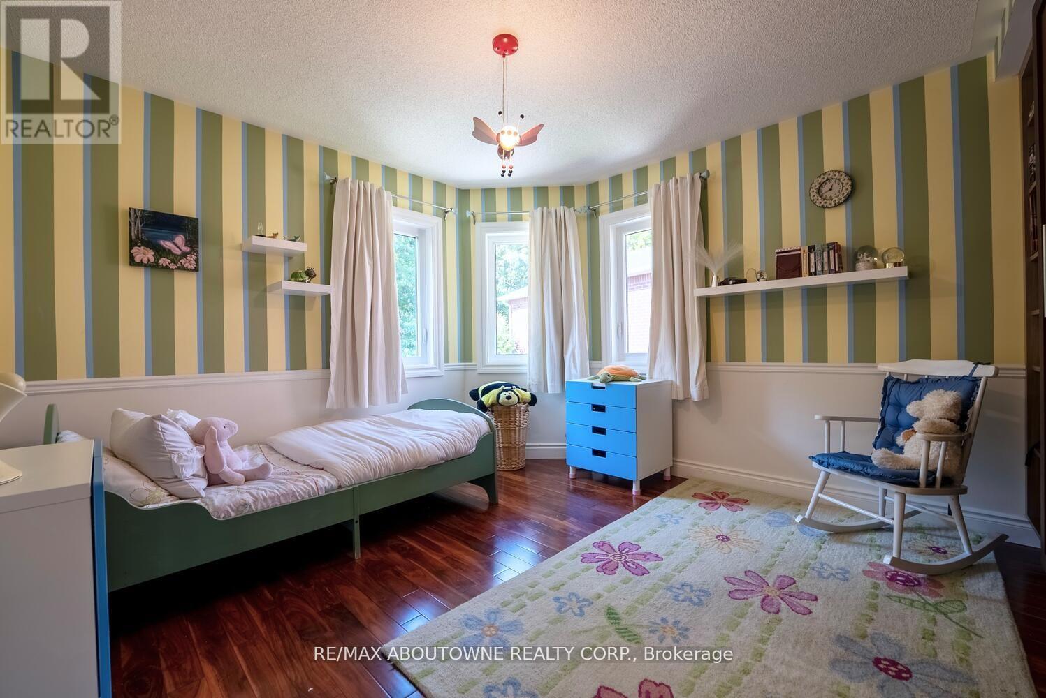 11 Morrison Creek Crescent, Oakville, Ontario  L6H 4C3 - Photo 26 - W12923648