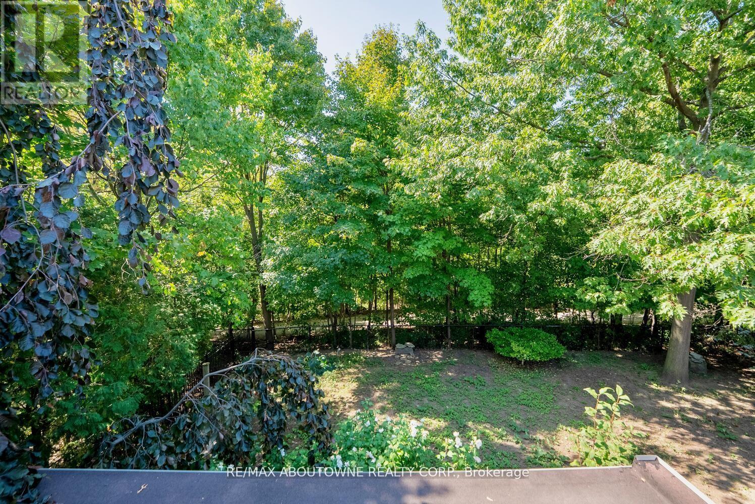 11 Morrison Creek Crescent, Oakville, Ontario  L6H 4C3 - Photo 32 - W12923648