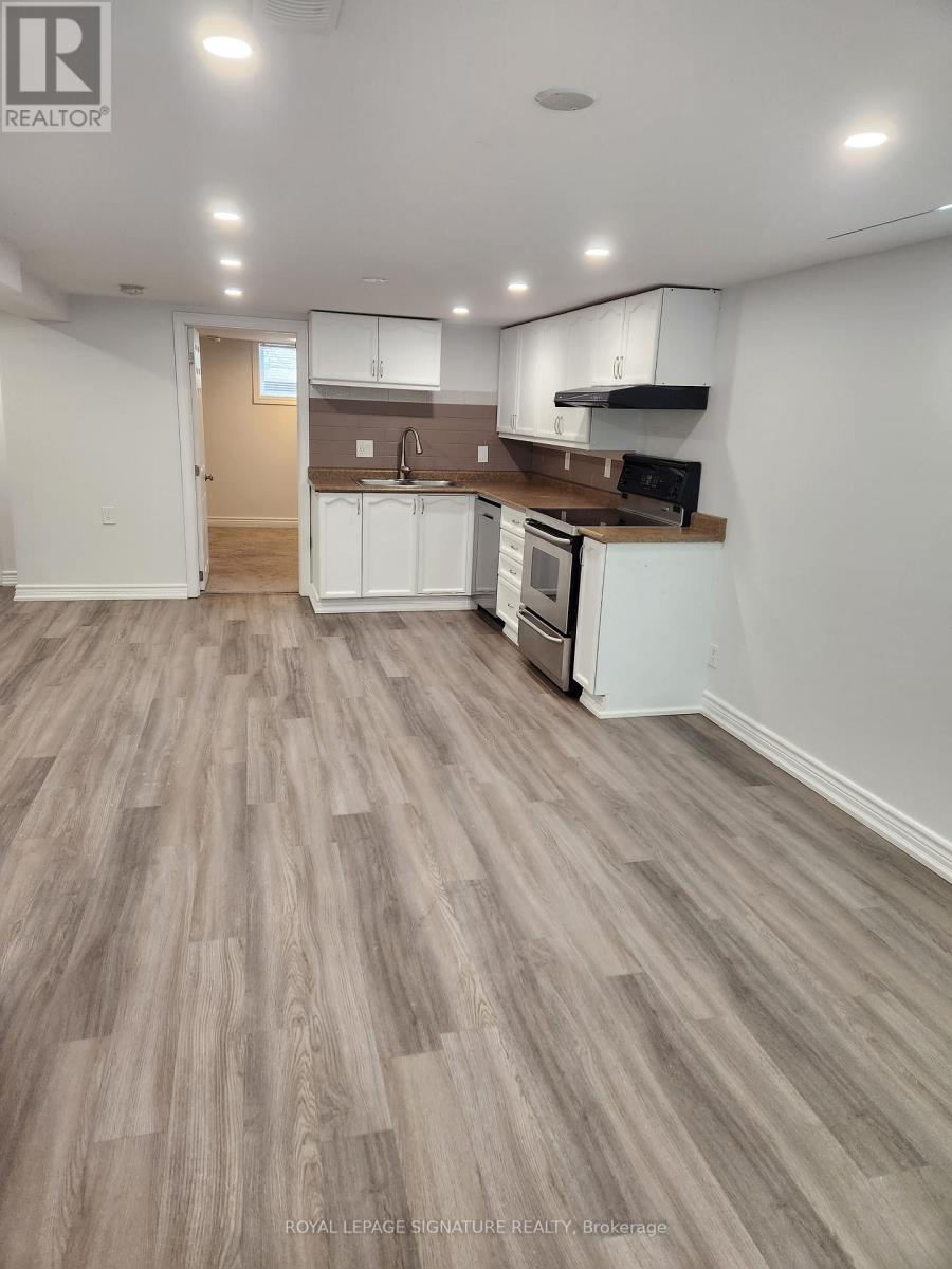 43 Mcintyre Crescent, Halton Hills, Ontario  L7G 1N5 - Photo 3 - W12923660