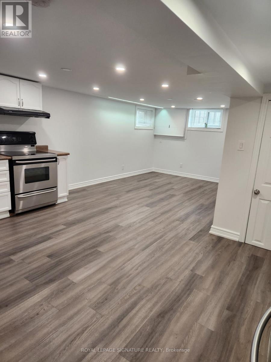 43 Mcintyre Crescent, Halton Hills, Ontario  L7G 1N5 - Photo 8 - W12923660