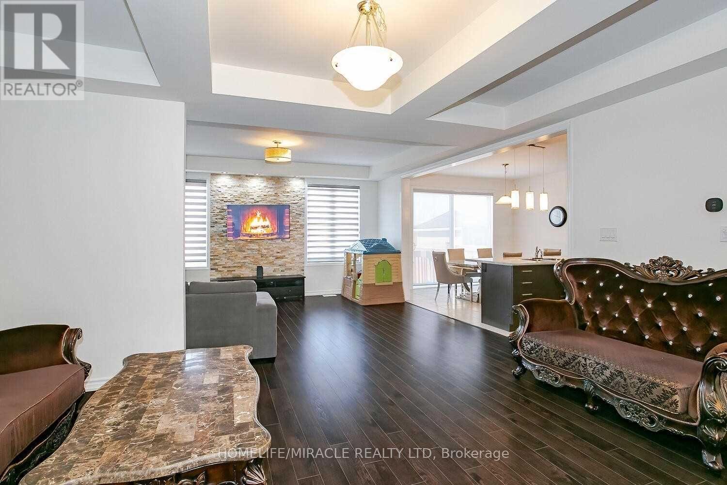 38 Leadenhall Road, Brampton, Ontario  L7A 4G3 - Photo 11 - W12923674