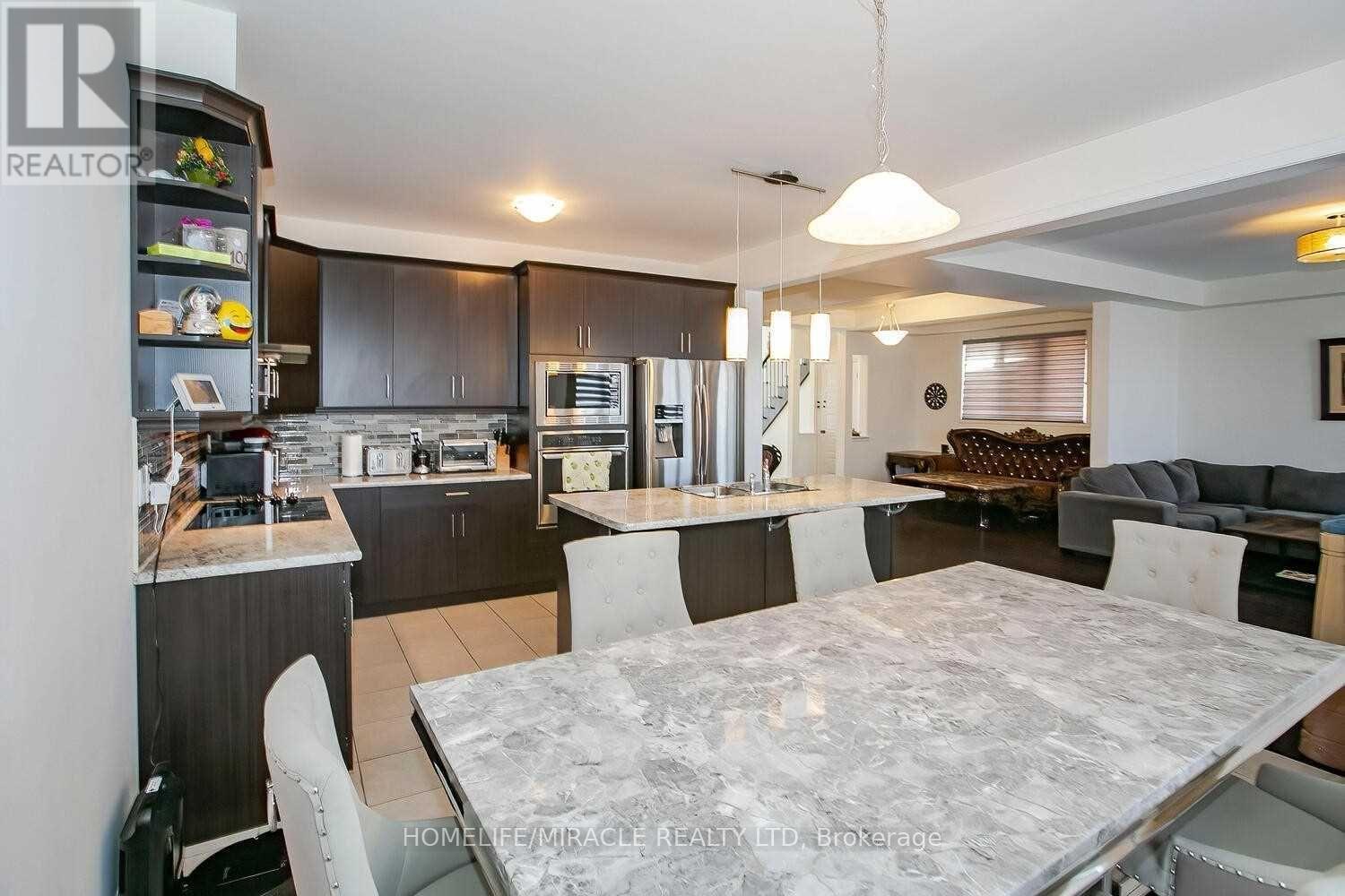 38 Leadenhall Road, Brampton, Ontario  L7A 4G3 - Photo 14 - W12923674