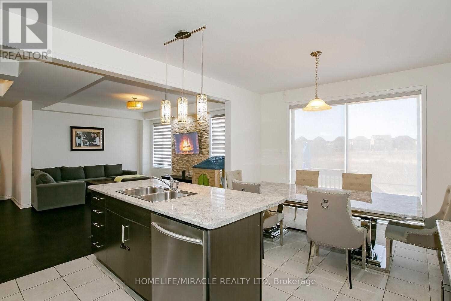 38 Leadenhall Road, Brampton, Ontario  L7A 4G3 - Photo 15 - W12923674