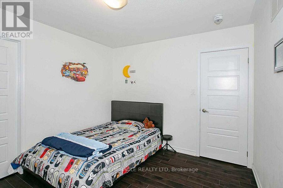 38 Leadenhall Road, Brampton, Ontario  L7A 4G3 - Photo 21 - W12923674