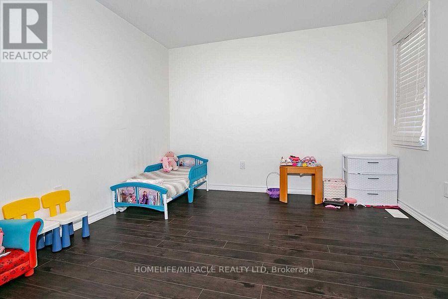 38 Leadenhall Road, Brampton, Ontario  L7A 4G3 - Photo 25 - W12923674