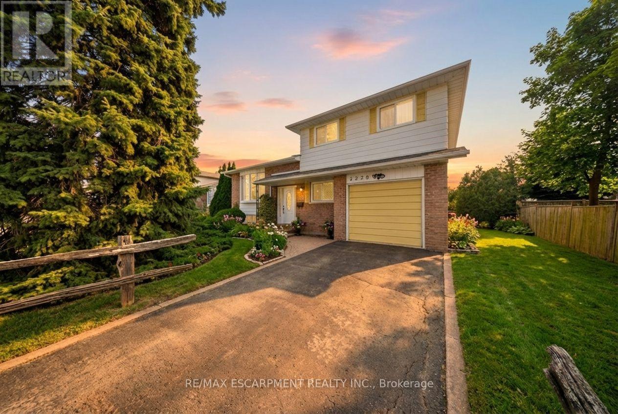 2228 URWIN CRESCENT, Oakville, Ontario