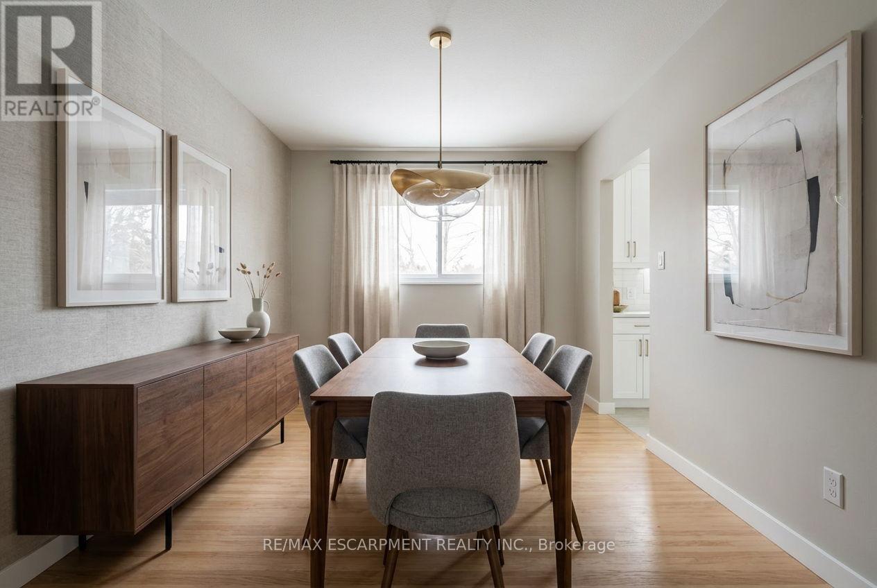 2228 Urwin Crescent, Oakville (Wo West), Ontario  L6L 2T2 - Photo 12 - W12923678