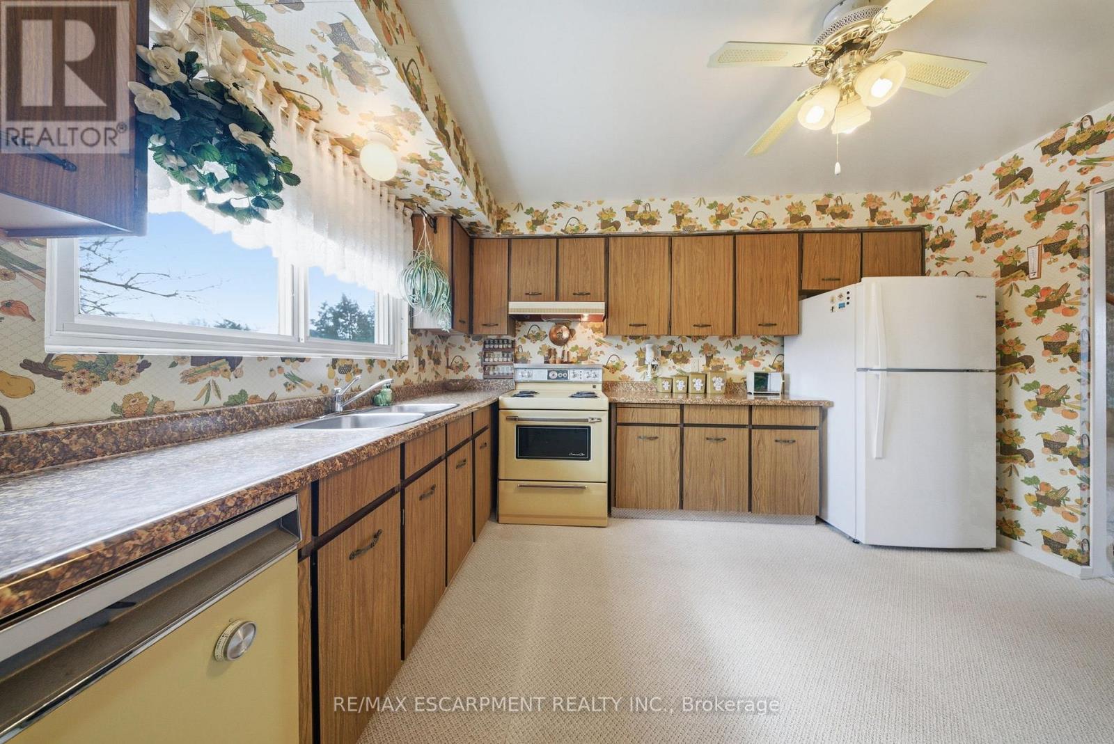 2228 Urwin Crescent, Oakville (Wo West), Ontario  L6L 2T2 - Photo 15 - W12923678